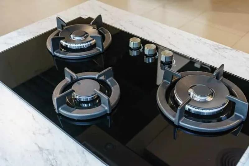 Installation de plaques de cuisson