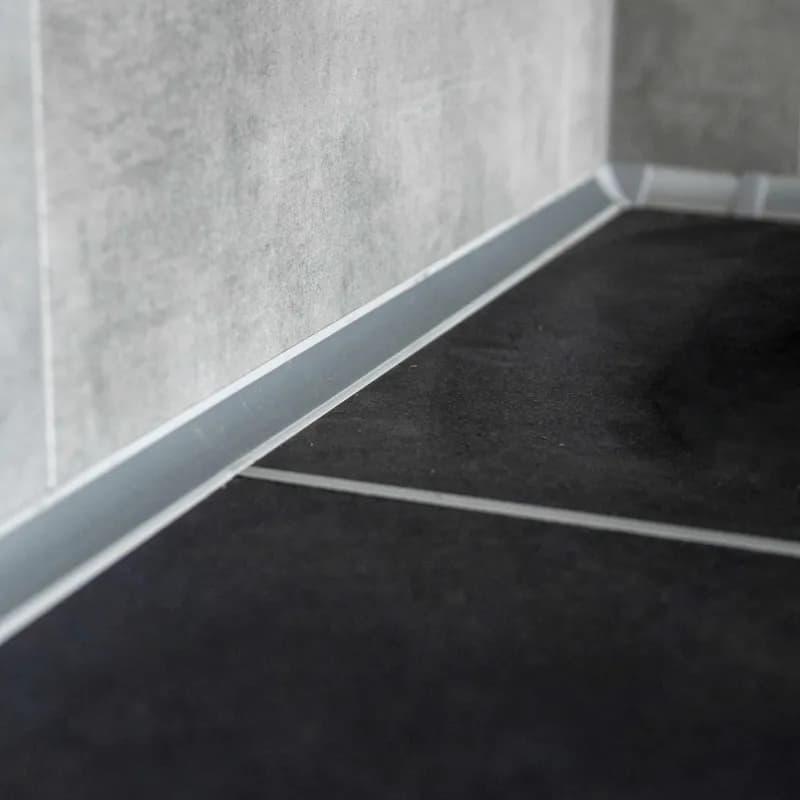 Installation of a water barrier strip