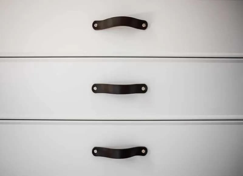 Repair of cabinet handles