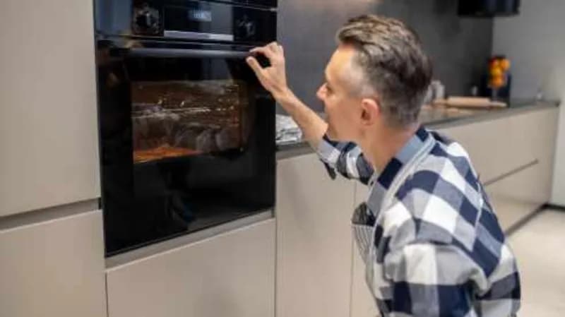 Installation d'appareils de cuisine intégrés